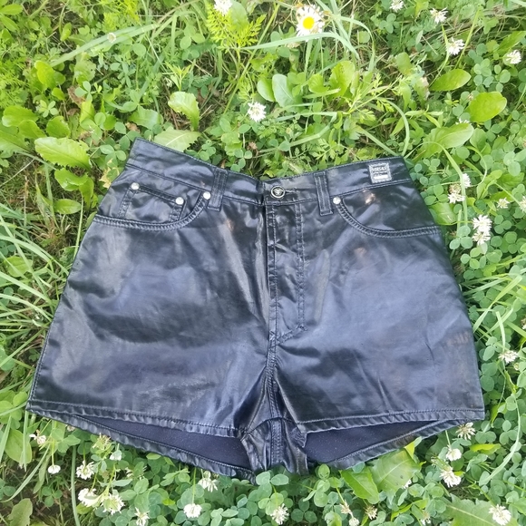 VTG VERSACE JEANS COUTURE Vegan Faux Leather Shorts 30" waist - Picture 5 of 14